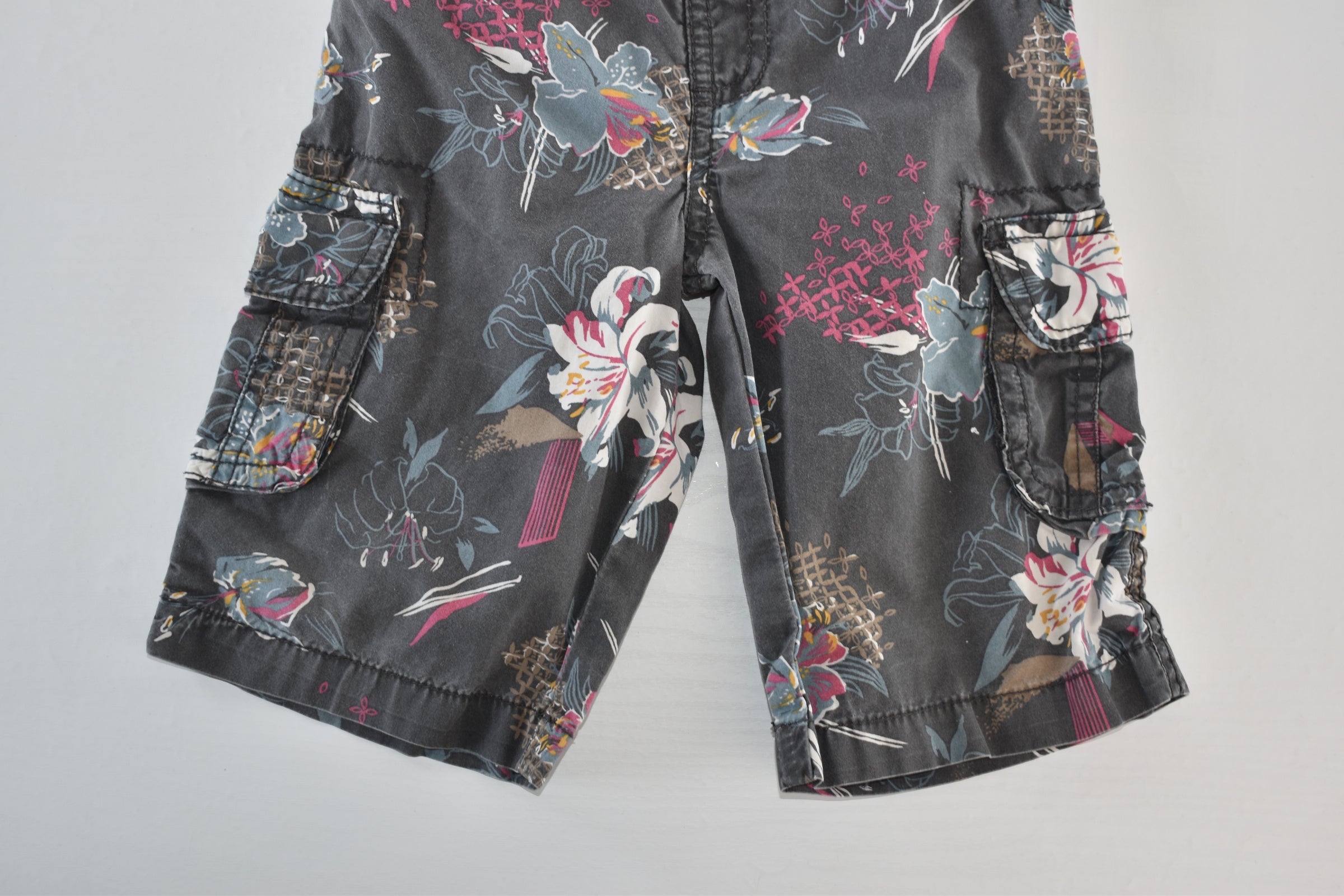 Floral cargo shorts