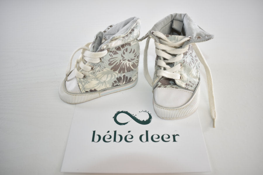 Floral soft sole high top shoes
