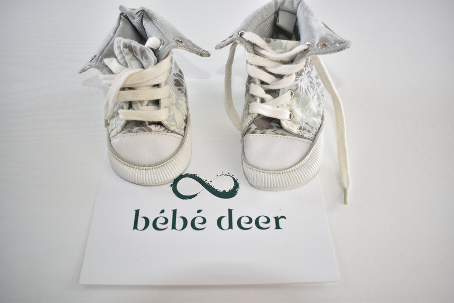 Floral soft sole high top shoes