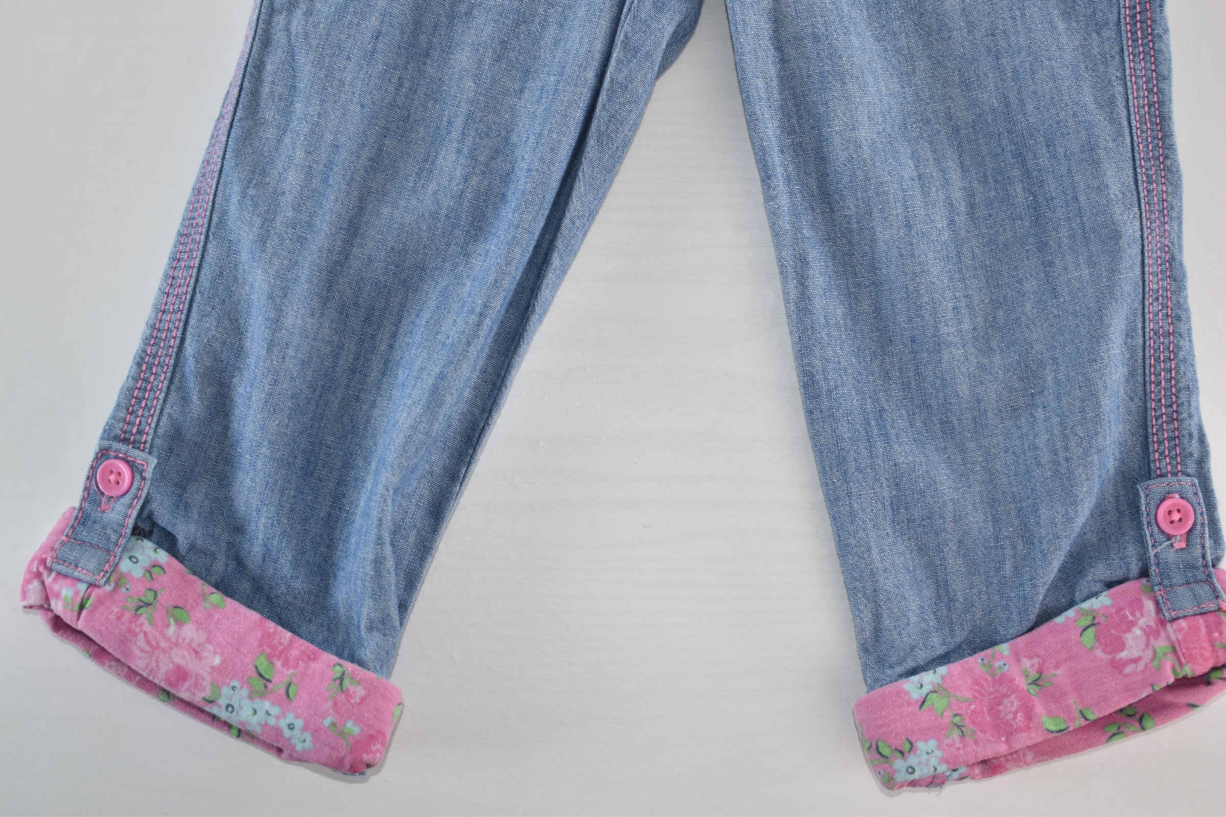 Embroidered cropped jeans