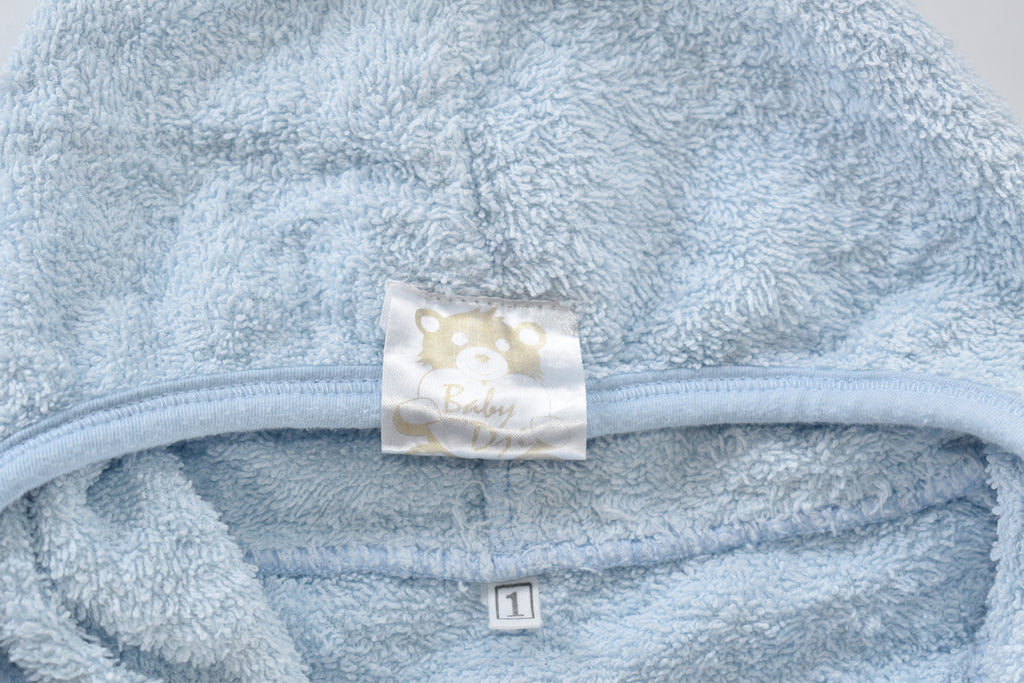 Hooded bathrobe with embroidered boat