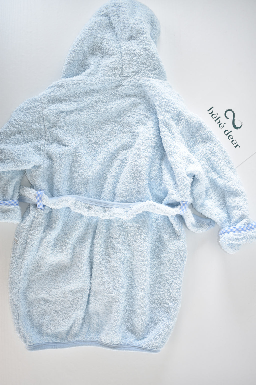 Hooded bathrobe with embroidered boat
