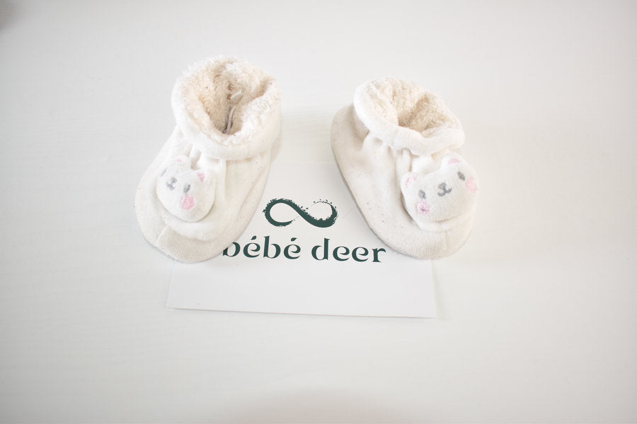 Cream soft shoes with cat face