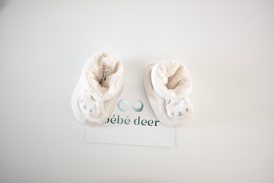 Cream soft shoes with cat face