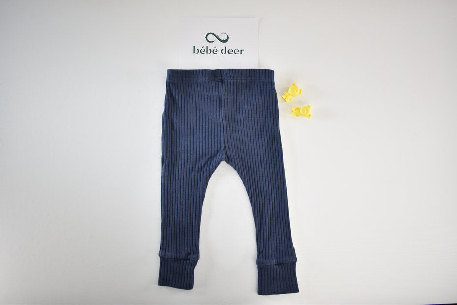 Dark blue ribbed leggings