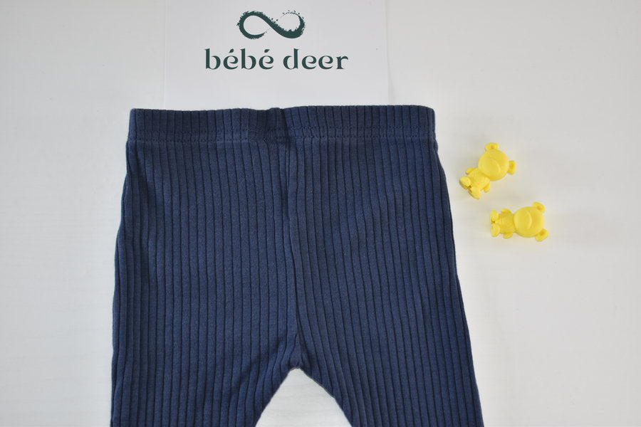 Dark blue ribbed leggings