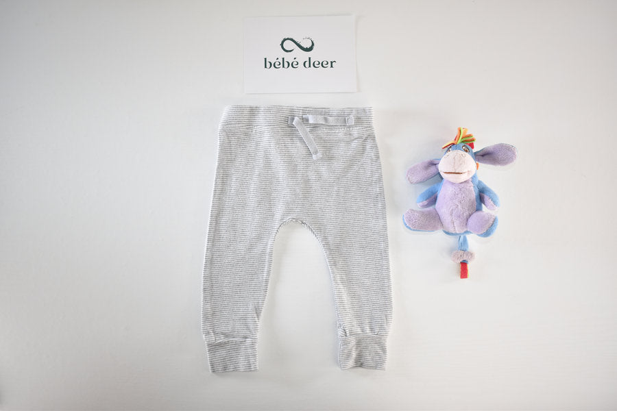 Light grey and white striped leggings