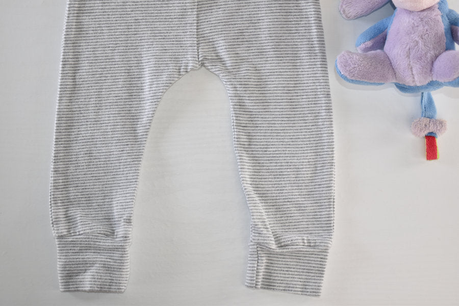 Light grey and white striped leggings