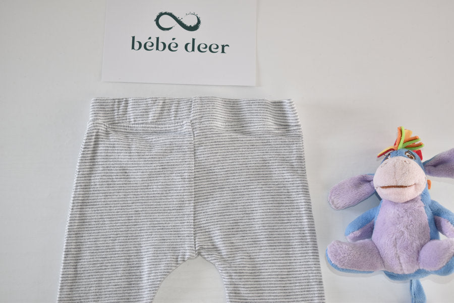 Light grey and white striped leggings