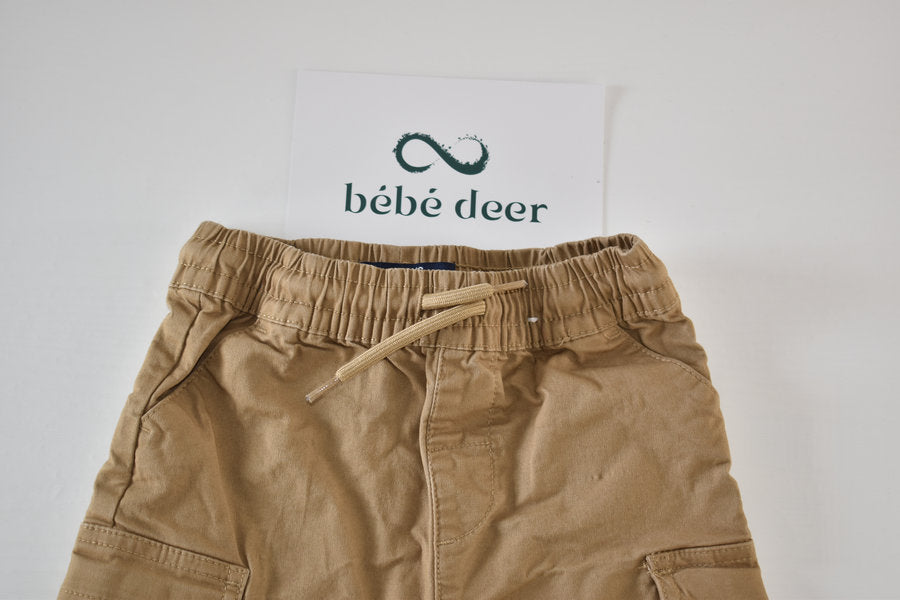 Beige/Brown cargo shorts with pockets