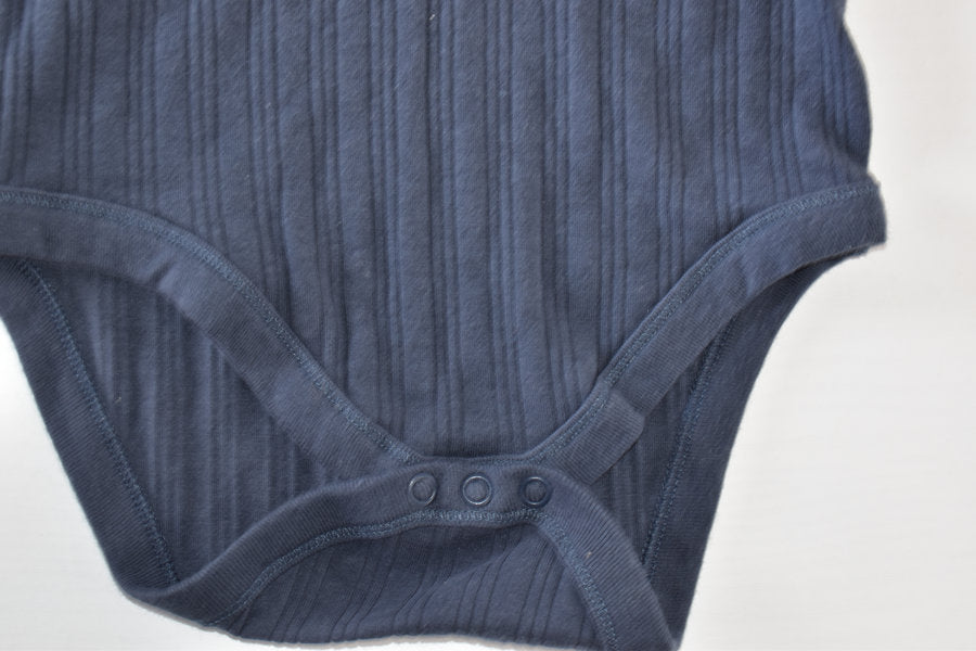 Body gris côtelé