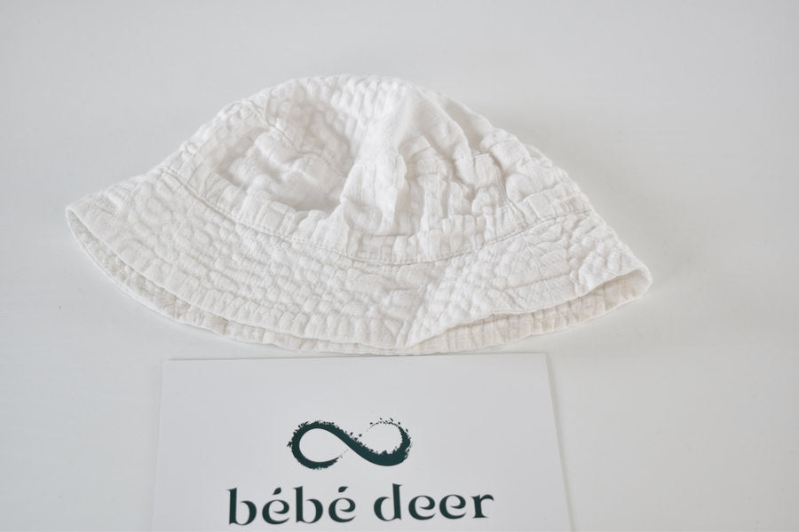 White muslin sun hat 6/9 months
