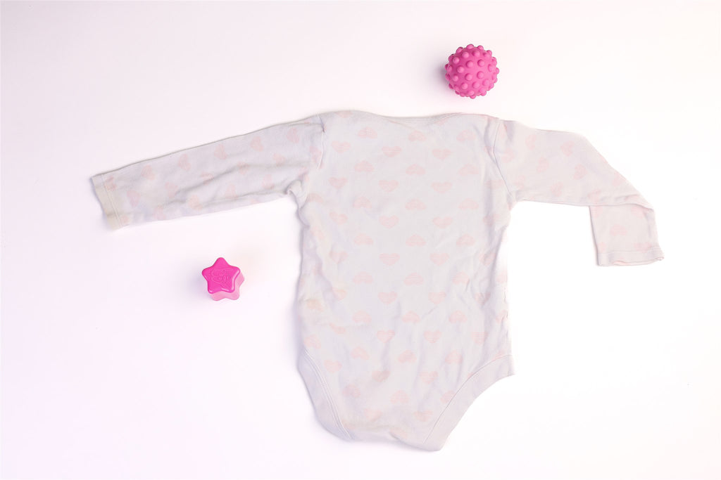 Long-sleeved heart bodysuit