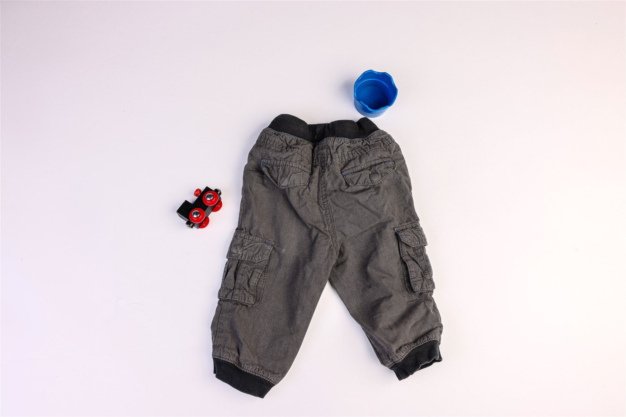 Grey trousers with blue stitching "86 Boston"