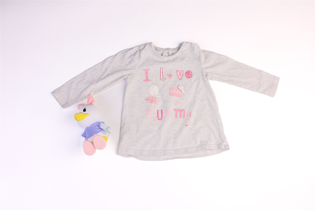 Grey top with a little pink bunny "I Love My Mummy"