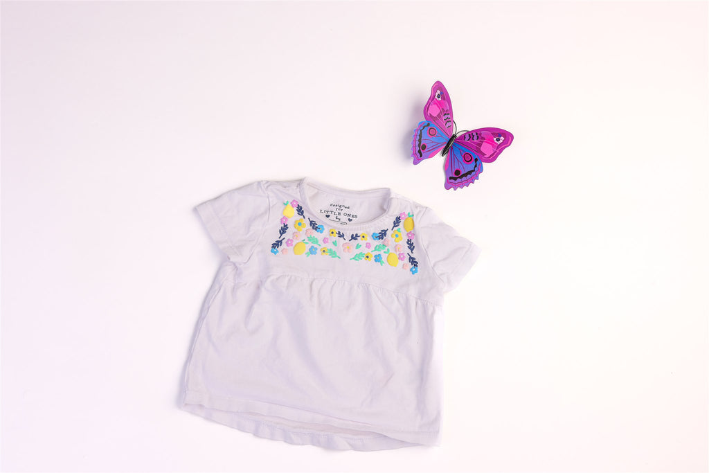 Short-sleeved floral top