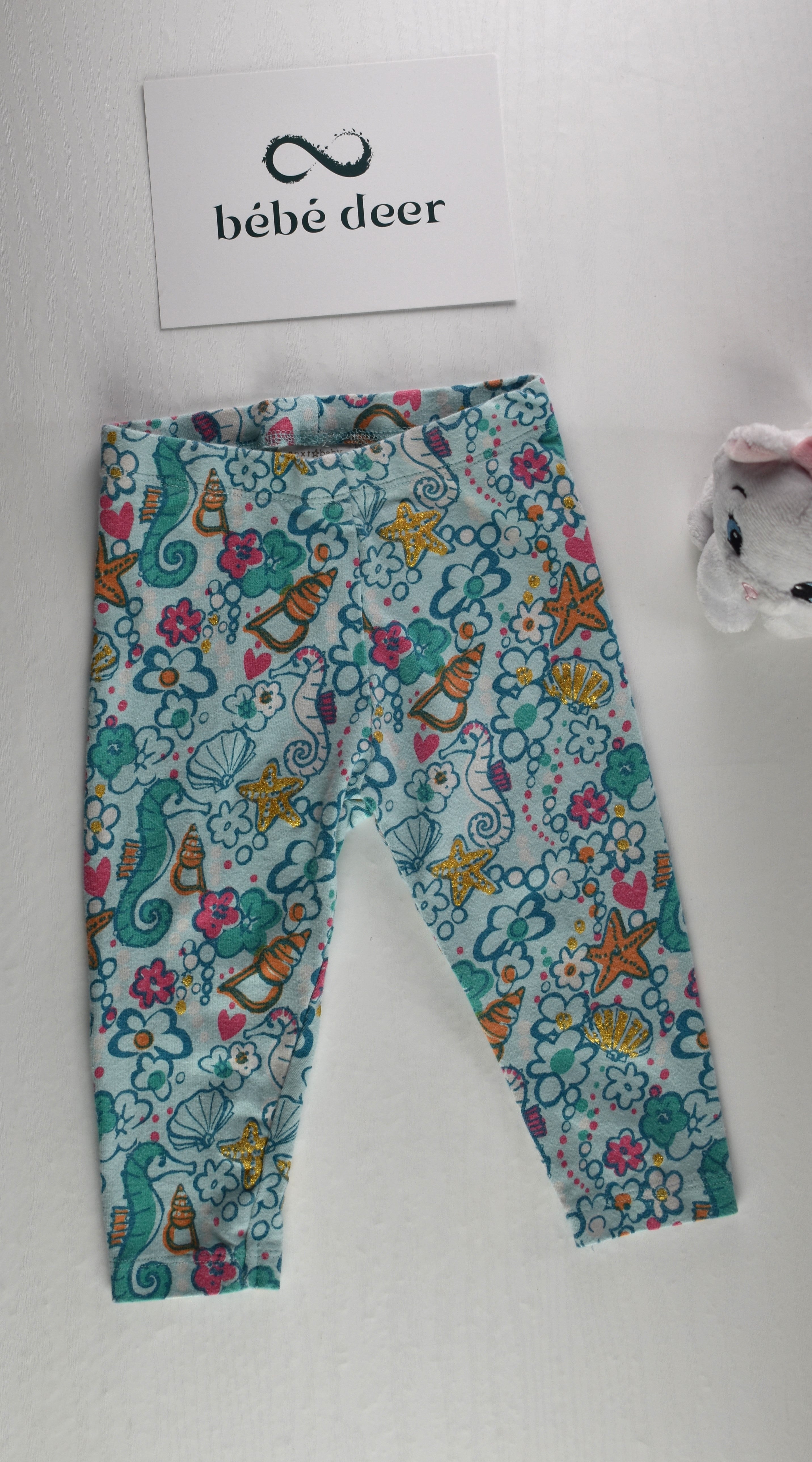 Colourful leggings with an all-over sea life print