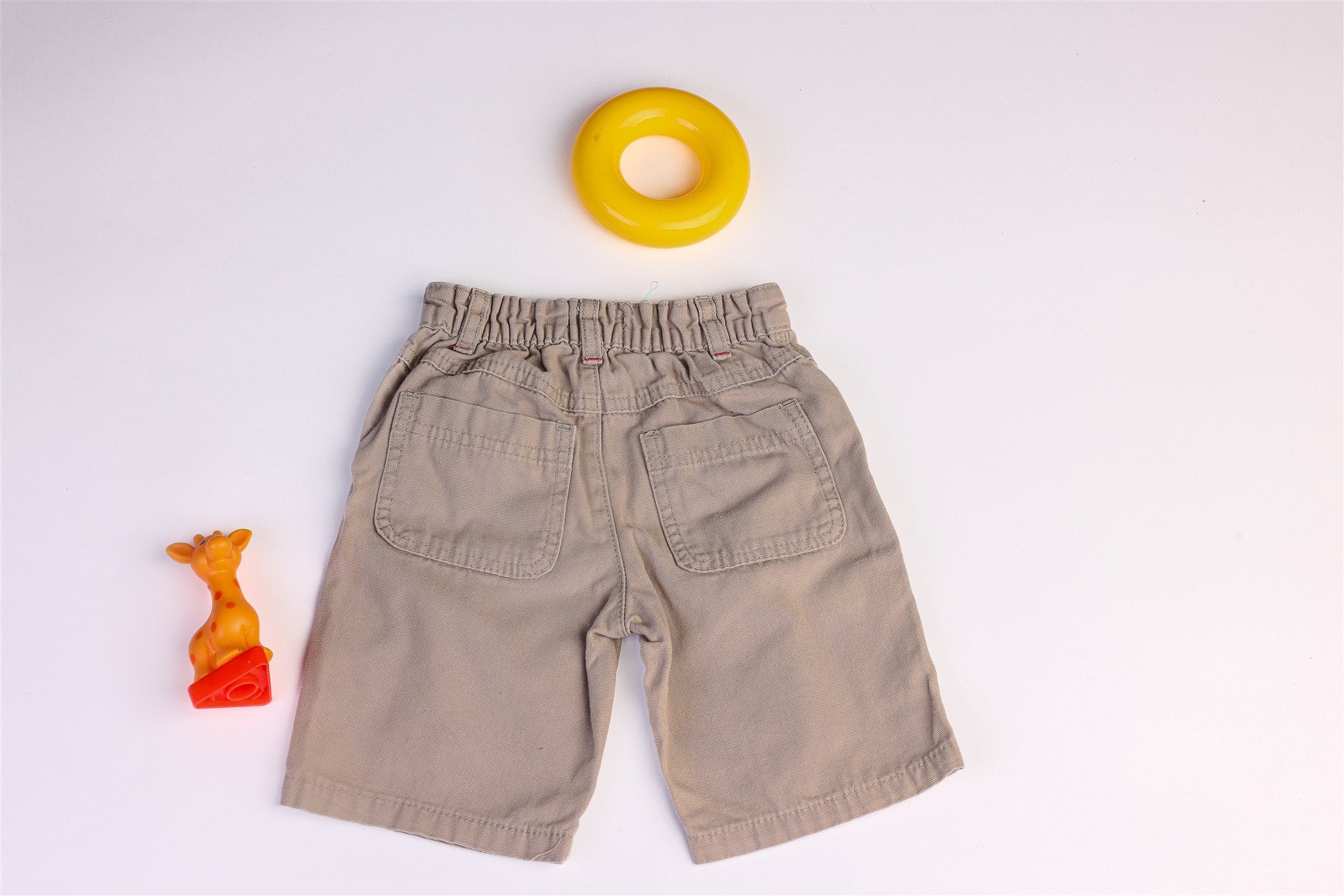 Beige shorts "Dr bob à la rescousse"