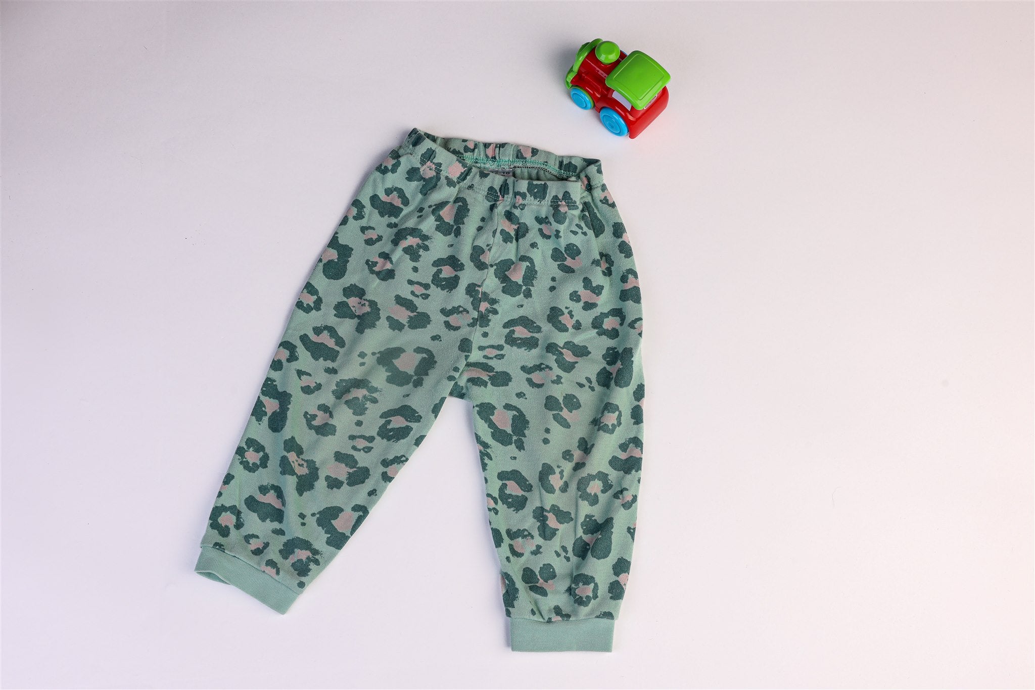 Green sleepsuit set