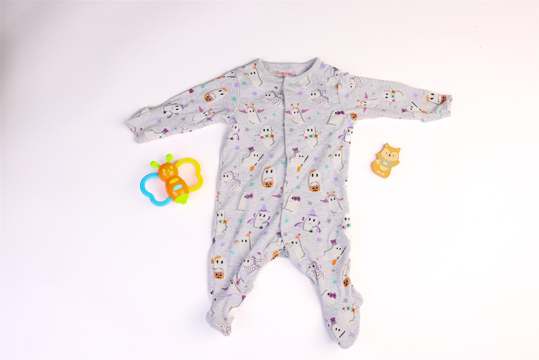 Halloween sleepsuit with ghosts