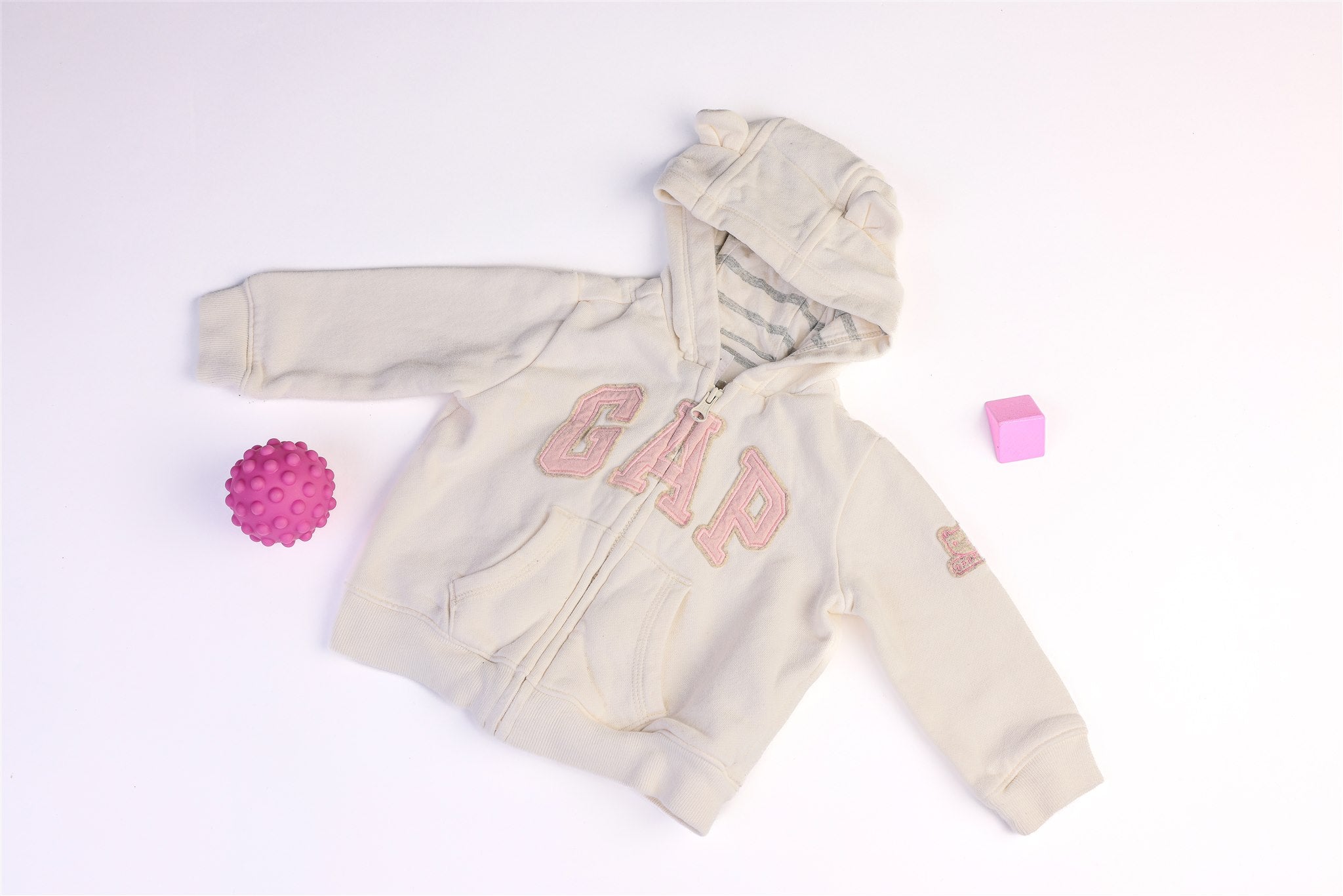 Gap white hooded zip-up jacket with bear on sleeve