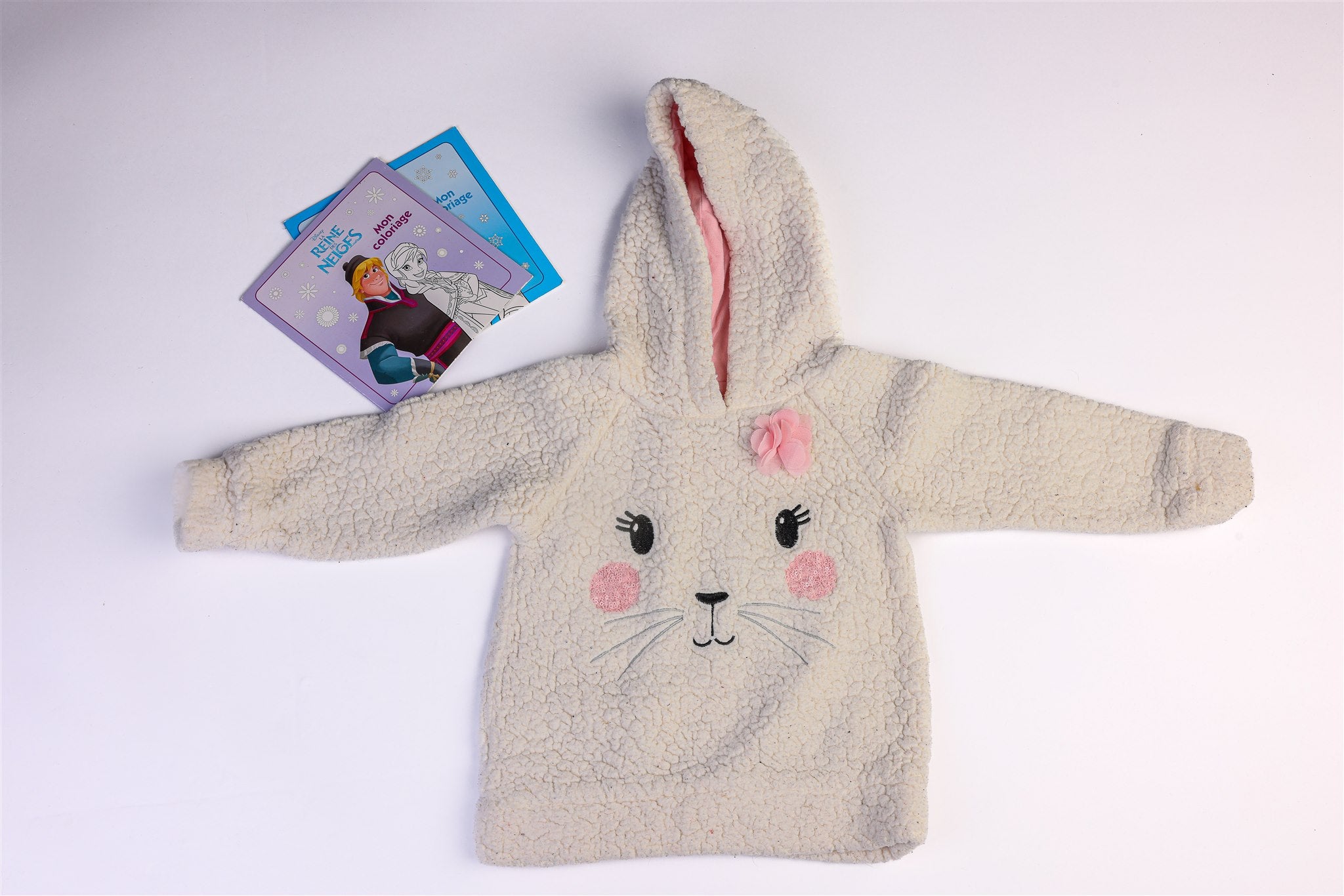 Cat hoodie with embossed flower