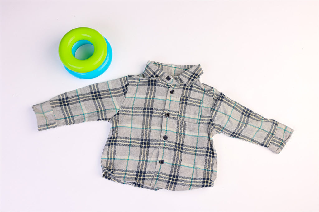 Long-sleeved grey and blue shirt