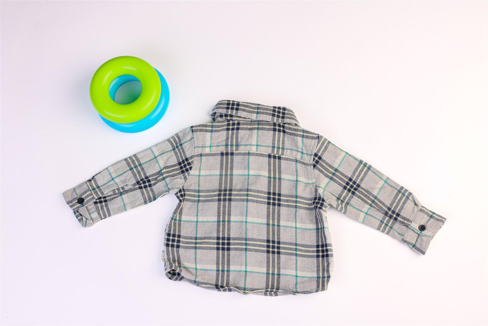 Long-sleeved grey and blue shirt