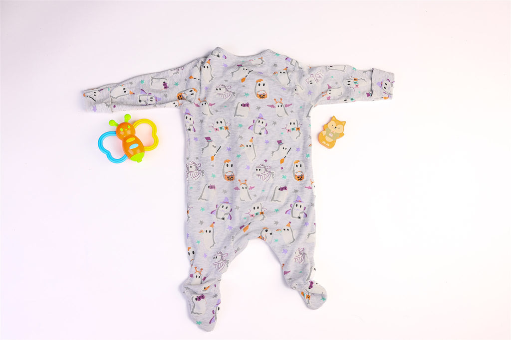 Halloween sleepsuit with ghosts