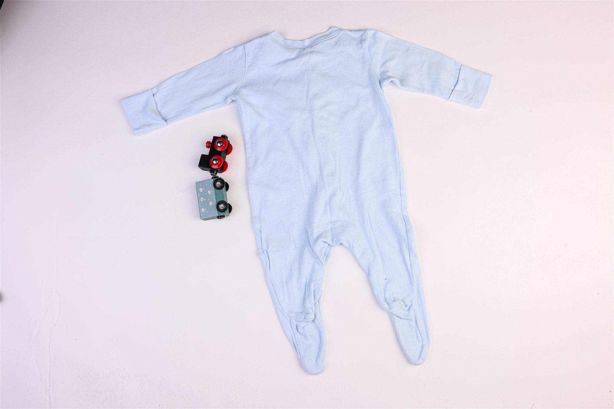 Blue long-sleeved sleepsuit