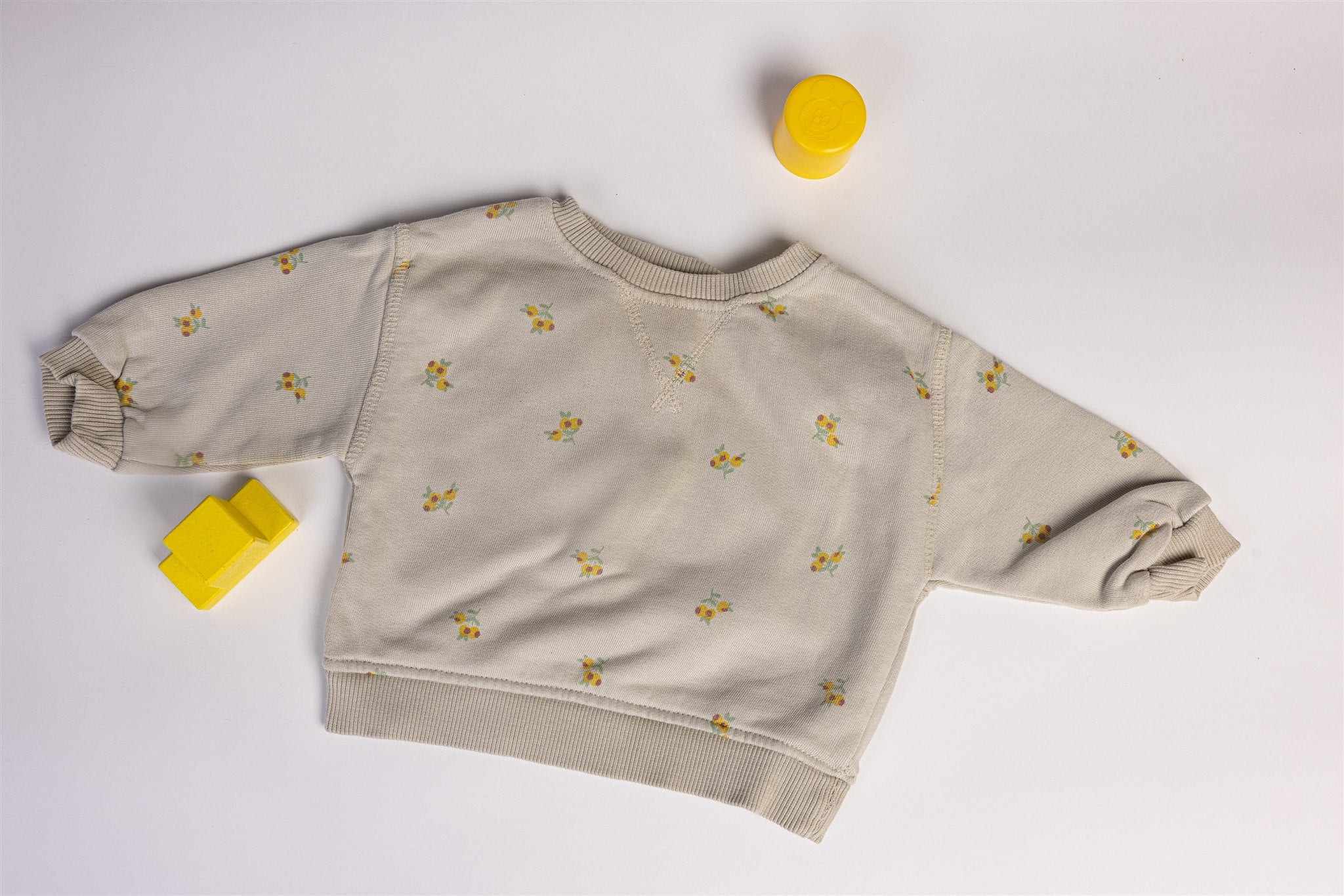 Jumper with small flowers