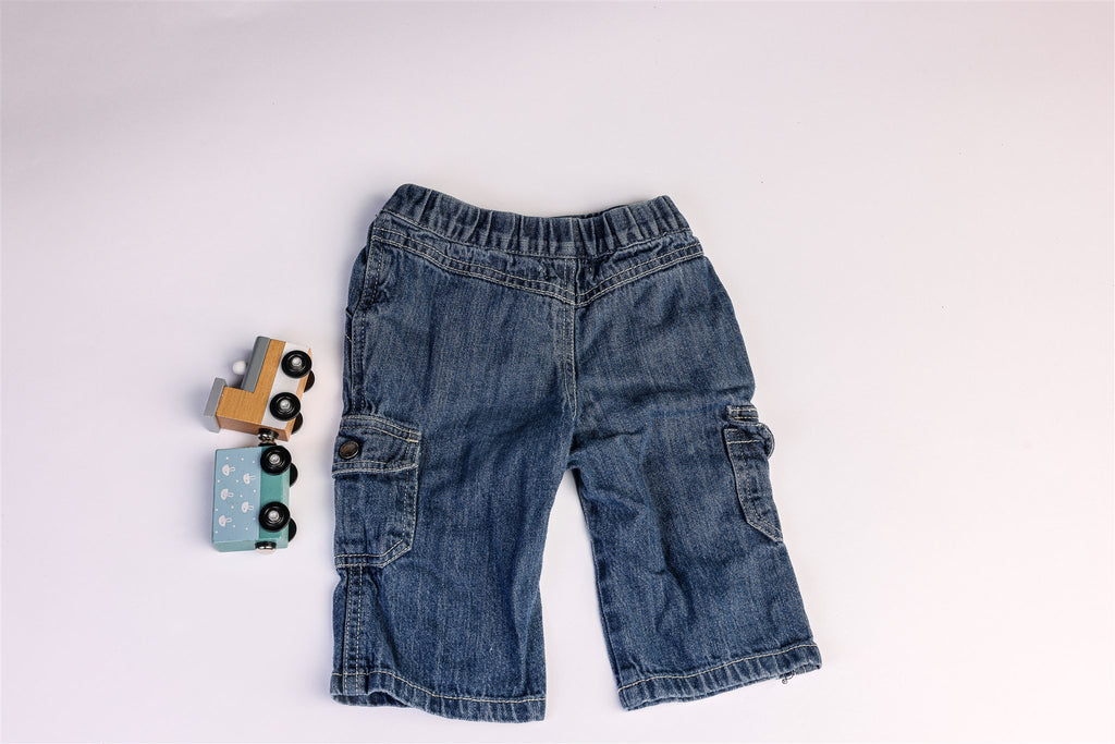 Denim shorts with pockets