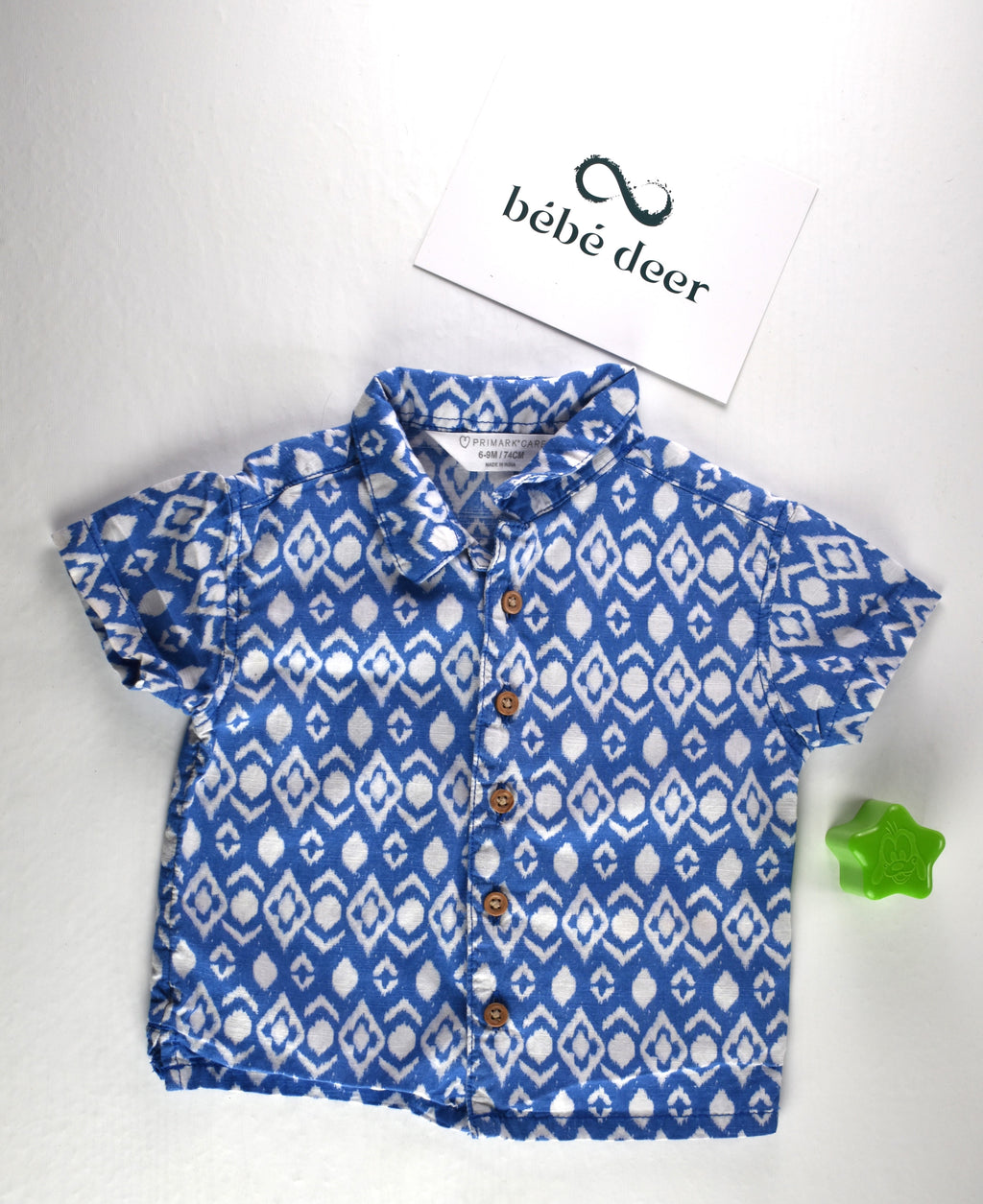 Blue short-sleeved shirt