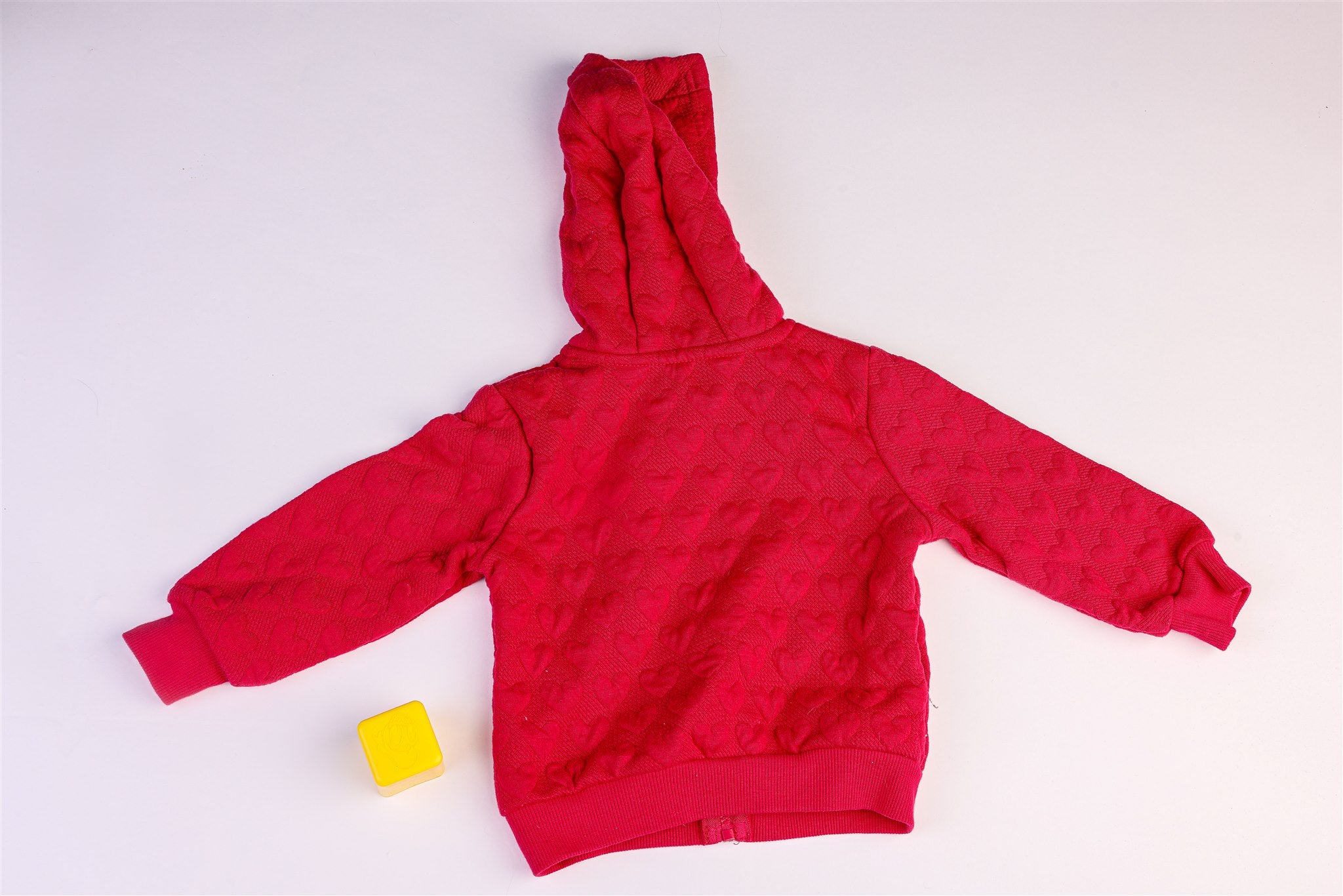 Red heart zip-up hooded jacket