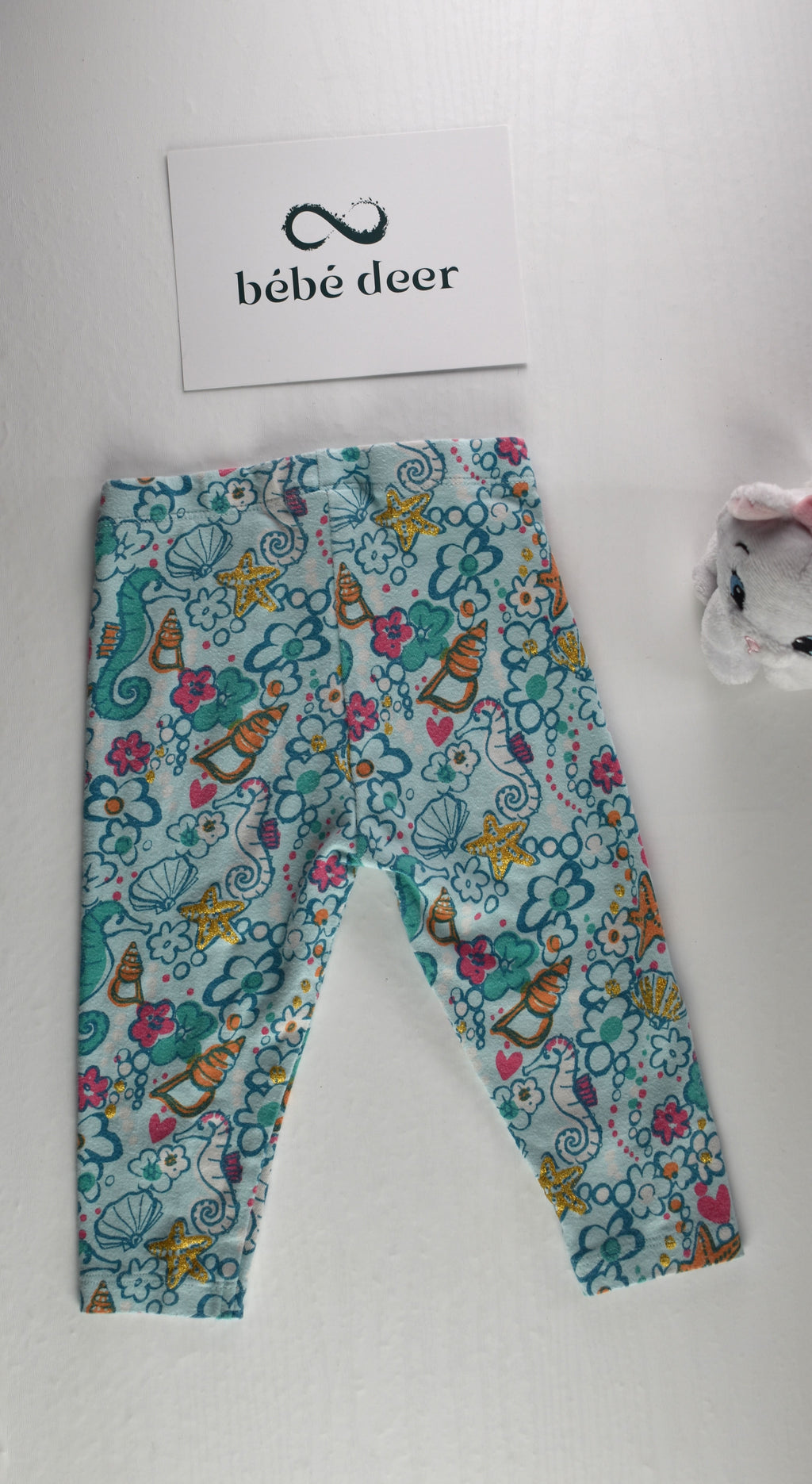 Colourful leggings with an all-over sea life print