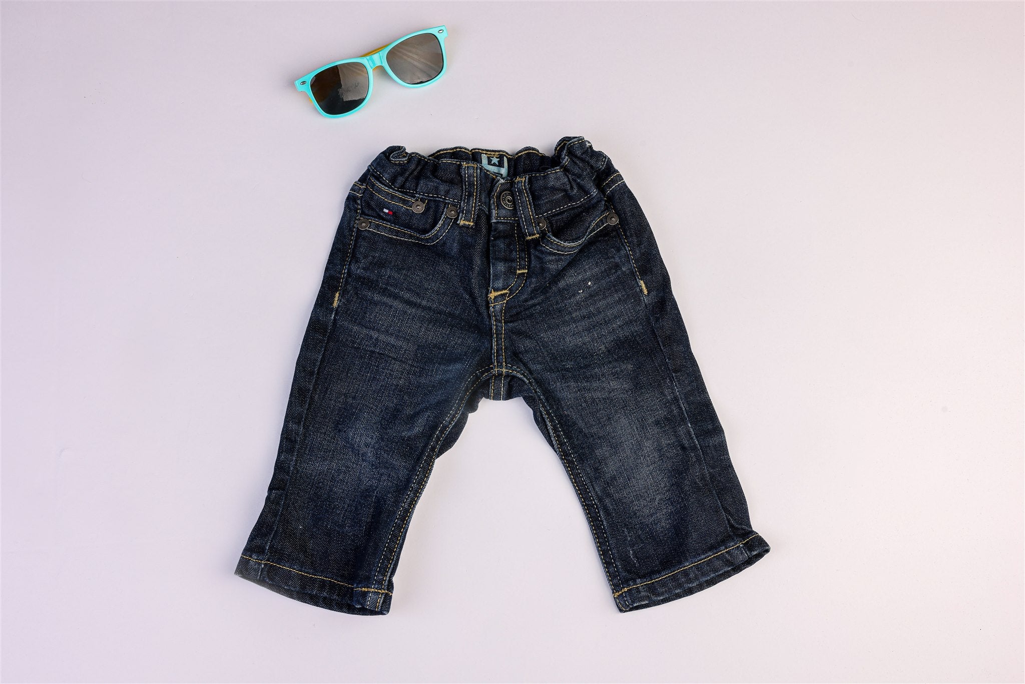 Jeans with yellow stitching