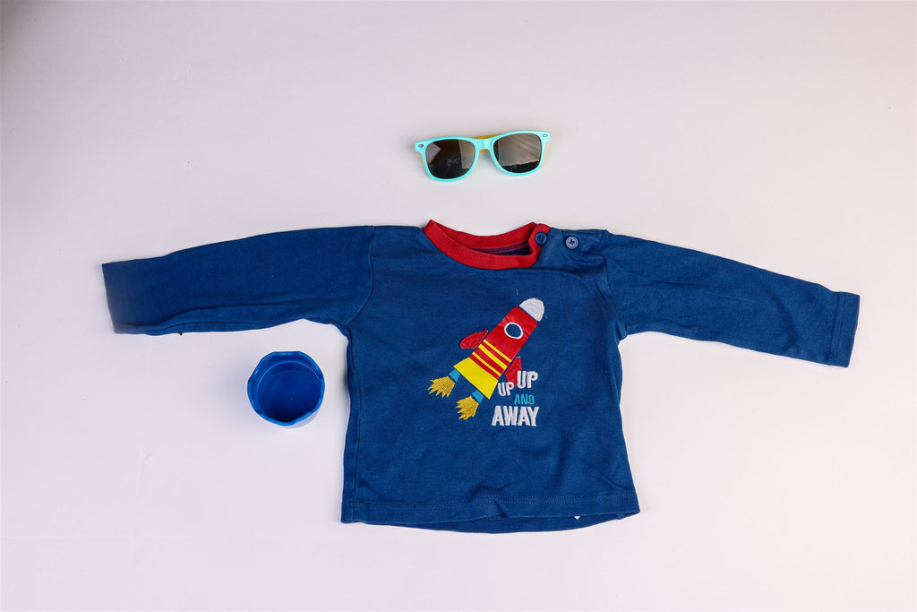 Two-piece pyjamas in rocket blue "up, up, and away"